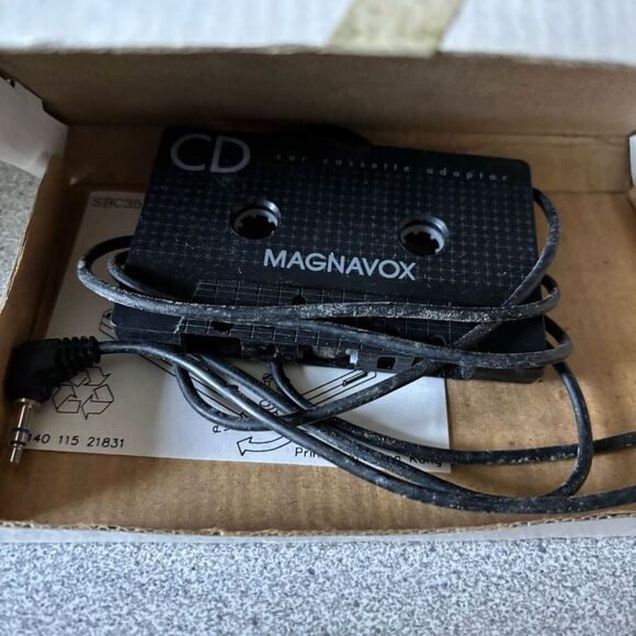 Magnavox AZ6832 Vintage Home And Car CD Player *Read* - Picture 5 of 9